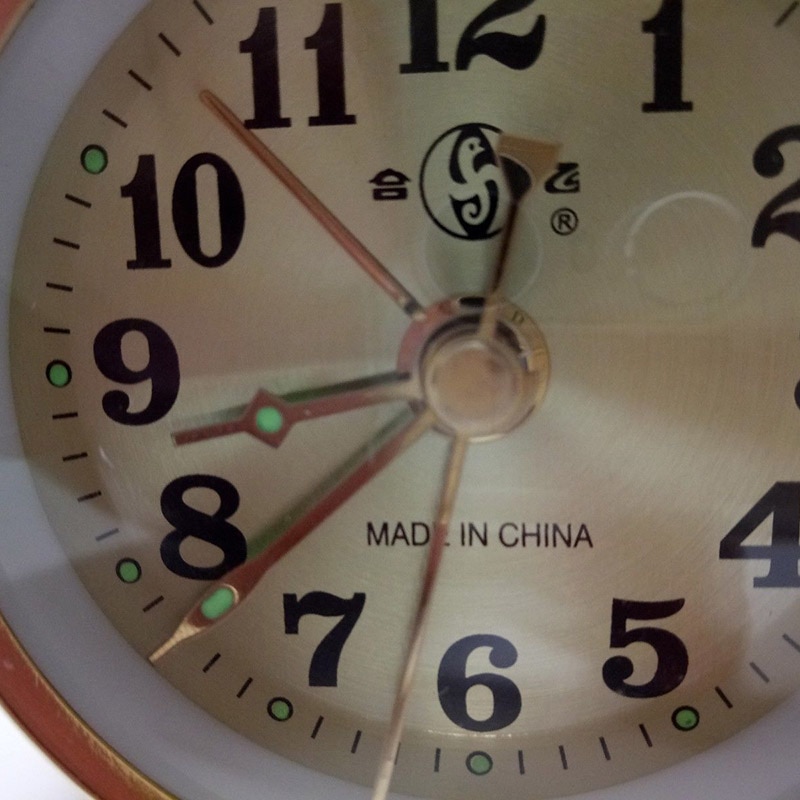 Gold Mechanical Alarm Clock Manual Wind Up Vintage Metal Snooze Table Clock Display Cute Version Home Decoration Supplies Gold Mechanical Alarm Clock Manual Wind Up Vintage Metal Snooze Table Clock Display Cute Version Home Decoration Supplies